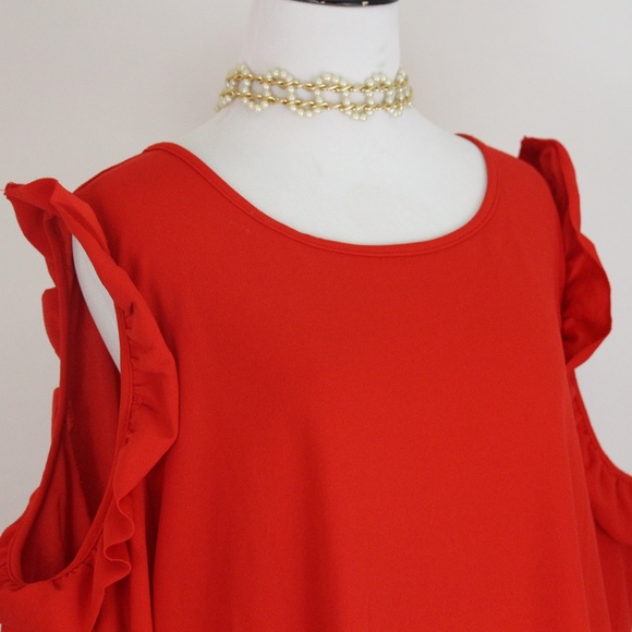 GLAMOROUS CURVE NWT Red Cold Shoulder Dress - Picture 4 of 8